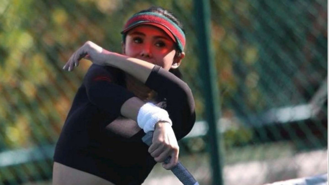 Instagram/@yunishara36