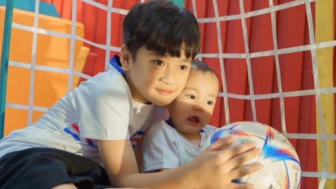 Instagram/@raffinagita1717