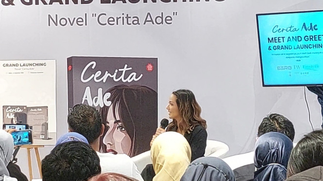 IntipSeleb/Hijria Khatimi