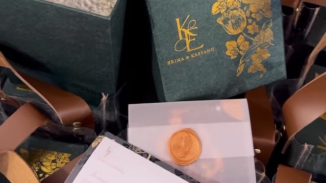 Instagram/anaria_souvenir