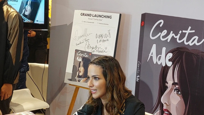 IntipSeleb/Hijria Khatimi