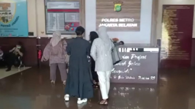 Intipseleb/Tiya Sukmawati