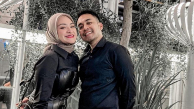 Instagram/@nathalieholscher