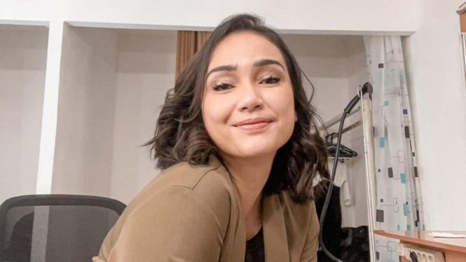 Instagram.com/febyfebiola_