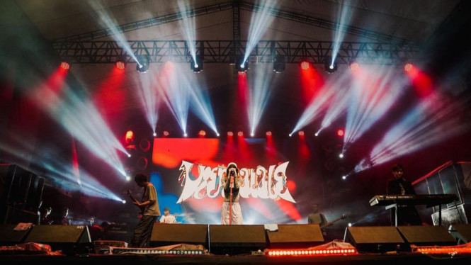 Instagram/vierratale_ 