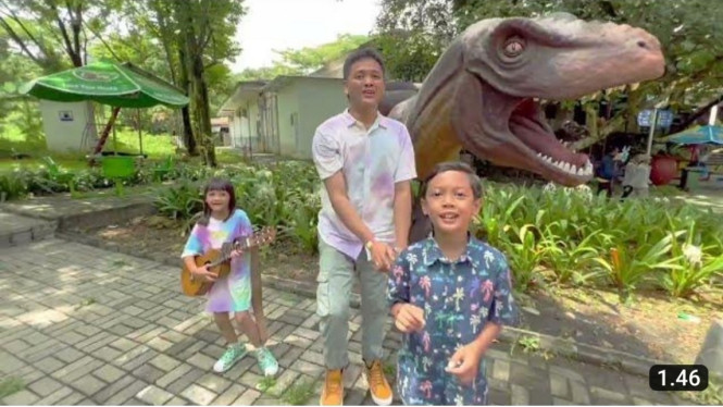 YouTube/Mr. Popolo Official