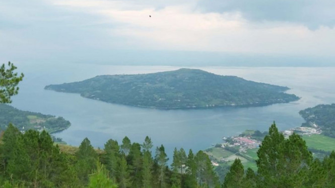 IntipSeleb/Cahaya Padang