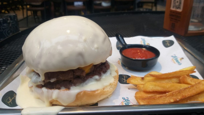 IntipSeleb/Cahaya Padang