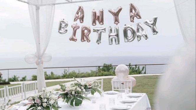 Instagram/@anyageraldine