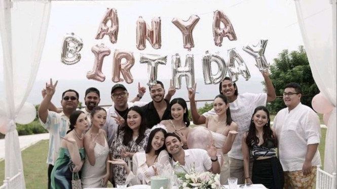 Instagram/@anyageraldine