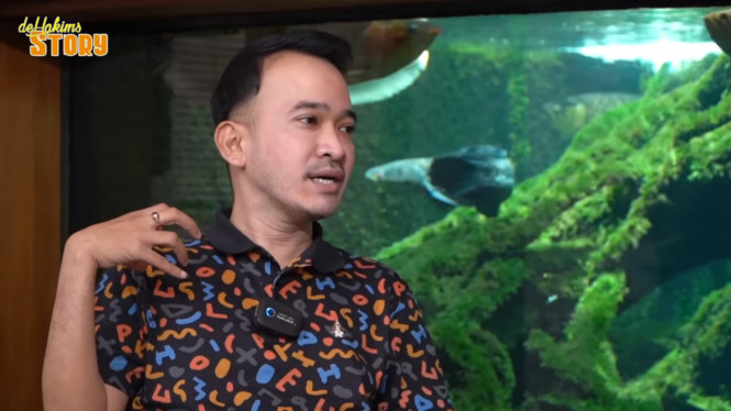 Youtube.com/deHakims Story