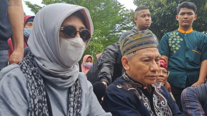 Intipseleb/Tiya Sukmawati