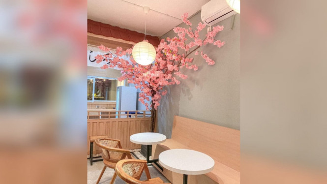 Instagram/akashiro.lippocikarang