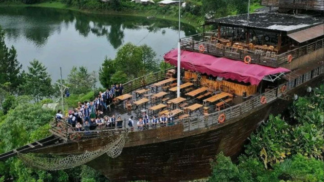 Instagram/@glampinglakeside_pinisiresto