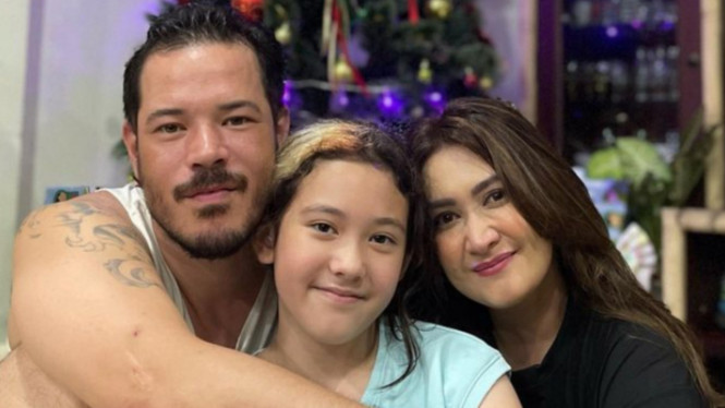 Nafa Urbach & Zack Lee