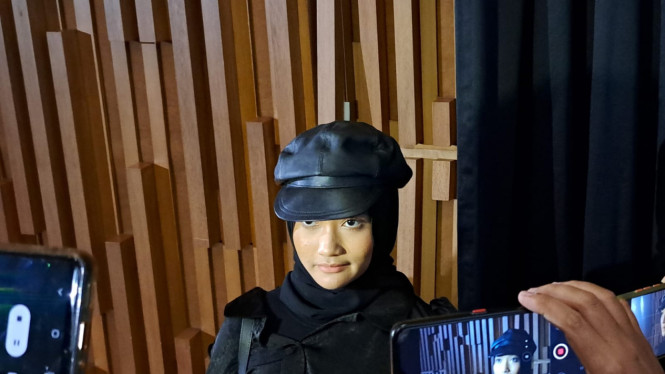 Intipseleb/Tiya Sukmawati