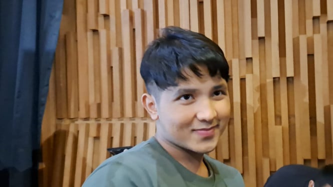 Intipseleb/Tiya Sukmawati