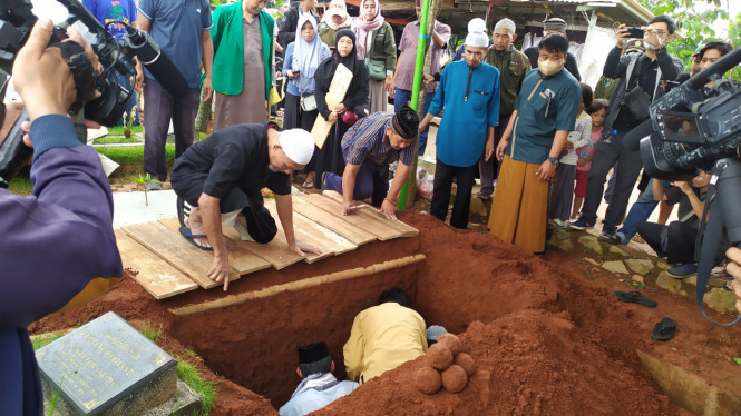 IntipSeleb/ Wahyu Firmansyah