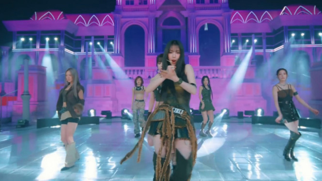 YouTube/Girls On Top