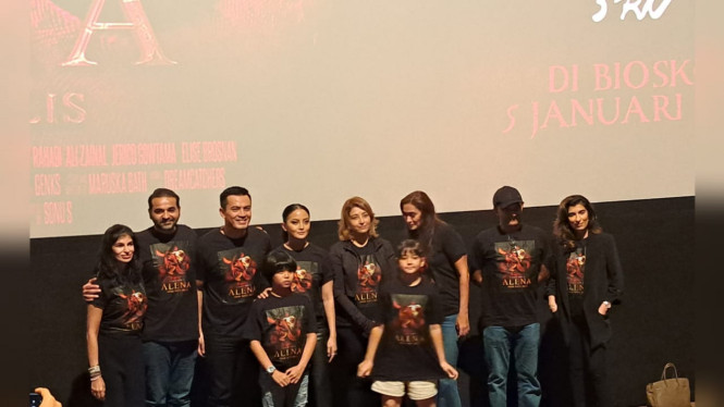 Intipseleb/Tiya Sukmawati