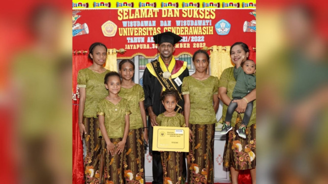 Instagram/boazsolossa