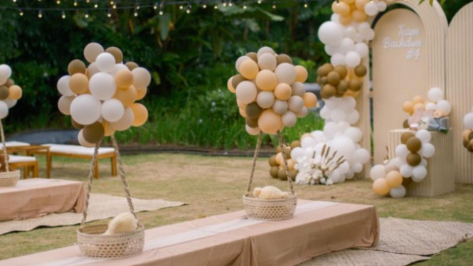 Instagram/@jenniferbachdim