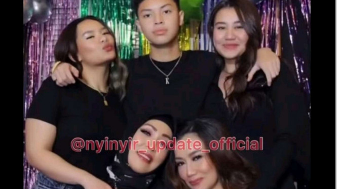 Instagram/@insta_julid