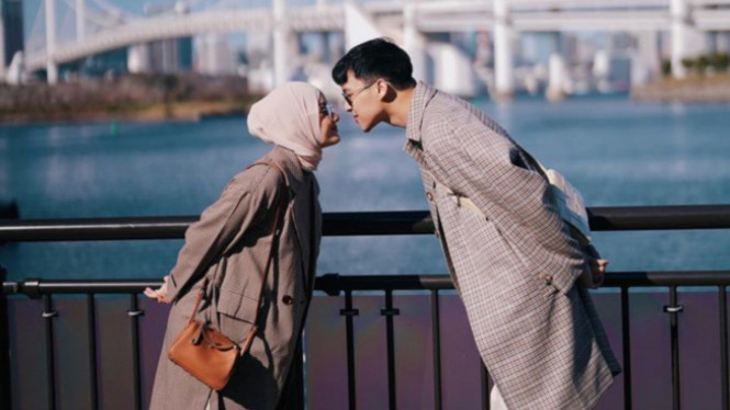 Instagram/@rey_mbayang