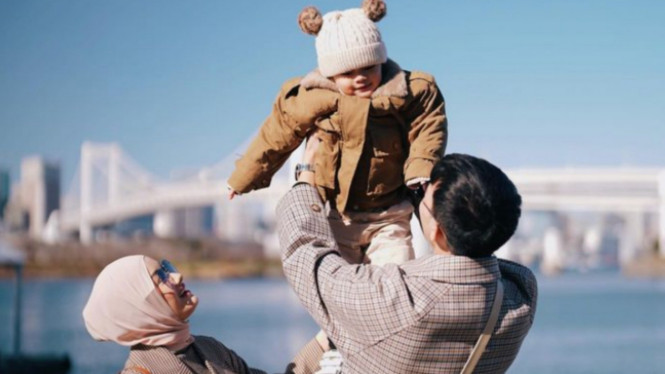 Instagram/@rey_mbayang