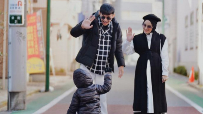 Instagram/@rey_mbayang