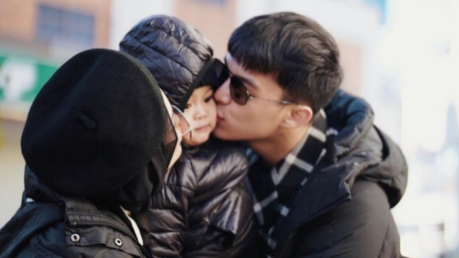 Instagram/@rey_mbayang