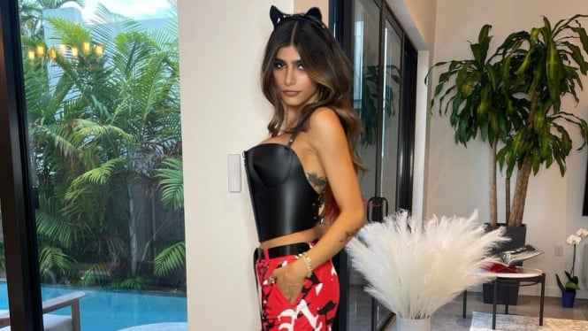 Instagram/miakhalifa 