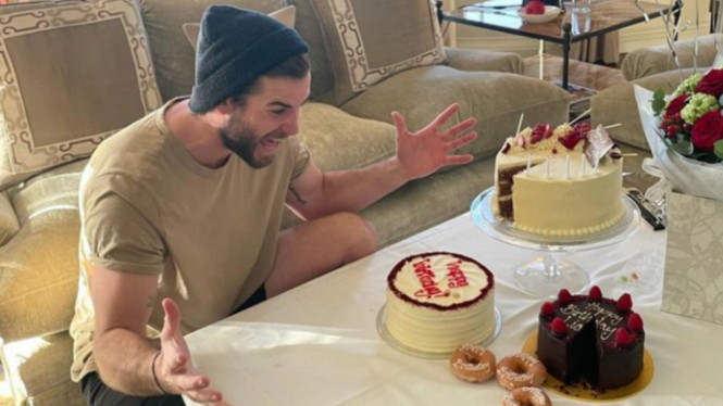 Instagram/@liamhemsworth