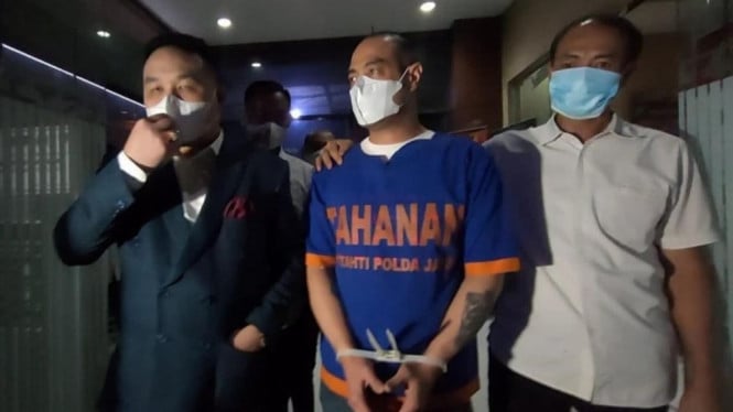 Instagram/ @hotmanparisofficial