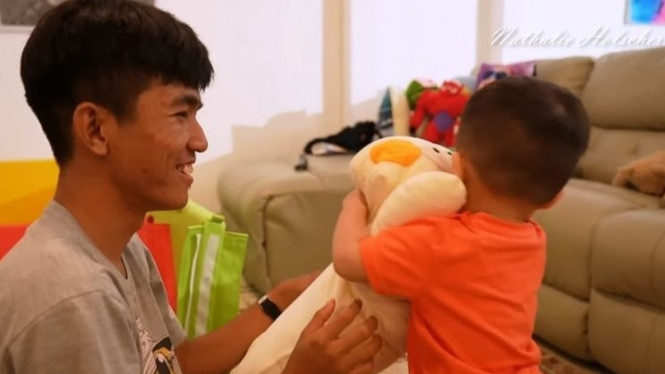 Youtube/Nathalie Holscher