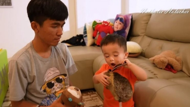 Youtube/Nathalie Holscher