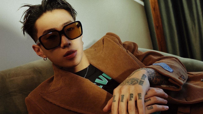Twitter/jaybumaom