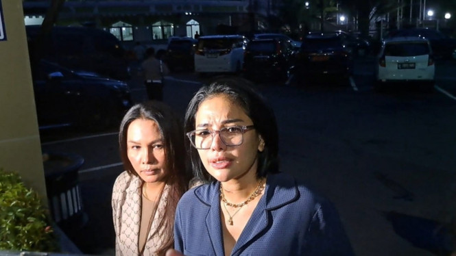 Intipseleb/Tiya Sukmawati