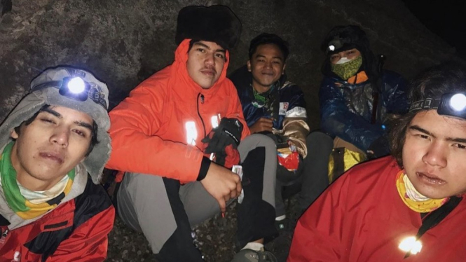 Al Ghazali Belajar Menghargai Hidup Saat Mendaki Gunung Semeru