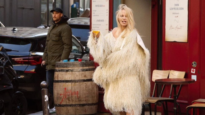 Instagram/@pamelaanderson