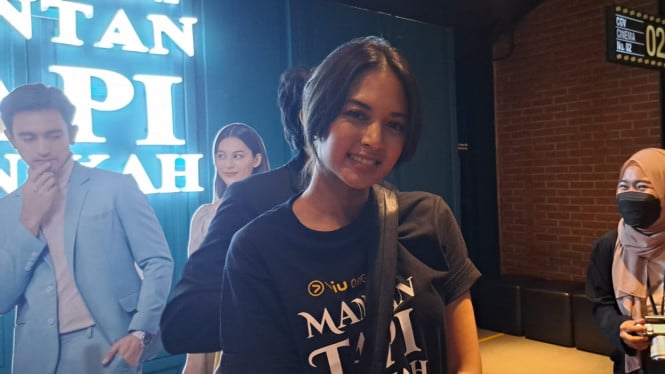 Intipseleb/Tiya Sukmawati