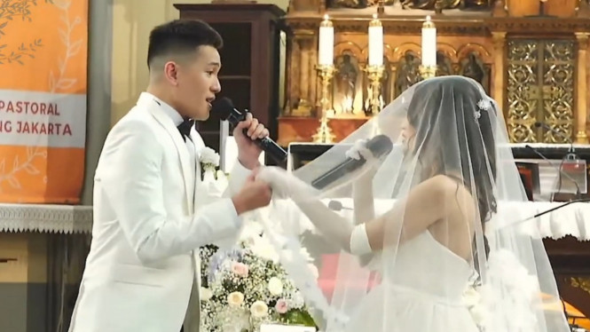 YouTube/Julian & Maria