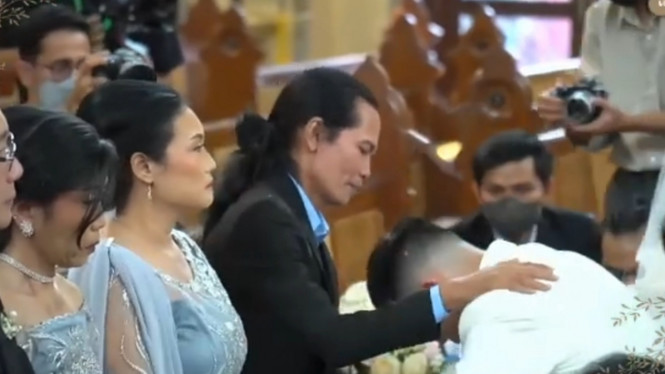 YouTube/Julian & Maria