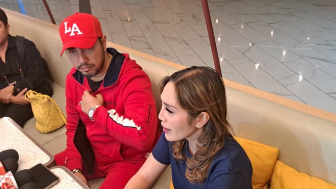 Intipseleb/Tiya Sukmawati