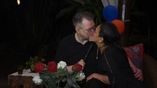 Instagram/chiristinehakimofficial