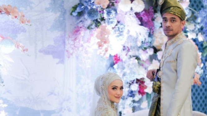 Instagram/thebridestory