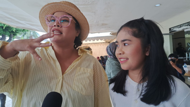 Intipseleb/Tiya Sukmawati