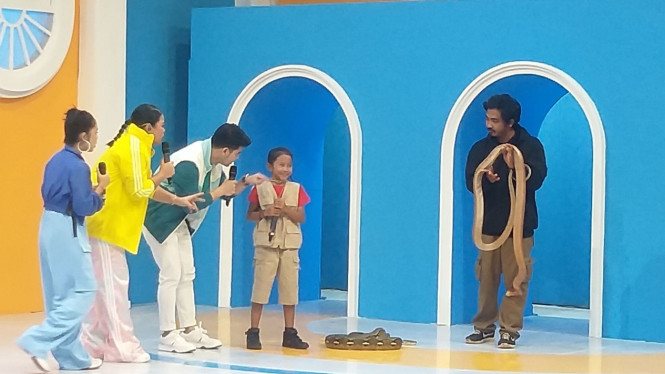 Cahaya Padang/IntipSeleb