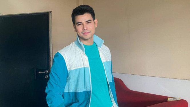 Cahaya Padang/IntipSeleb