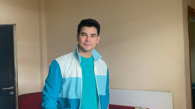 Cahaya Padang/IntipSeleb